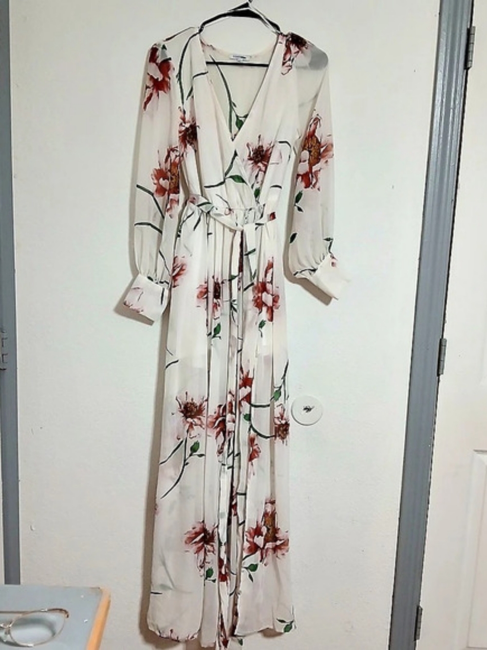 Fashion Nova Floral Maxi Dress in White & Red Size Large